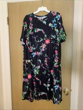 🩷PLUS SIZE 4X Black Floral Short-Sleeve Women’s Lounging Dress🩷